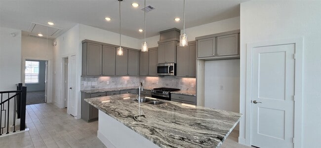 Building Photo - 21123 Medina River Dr