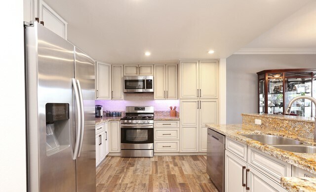 Kitchen - 9165 Alcott St