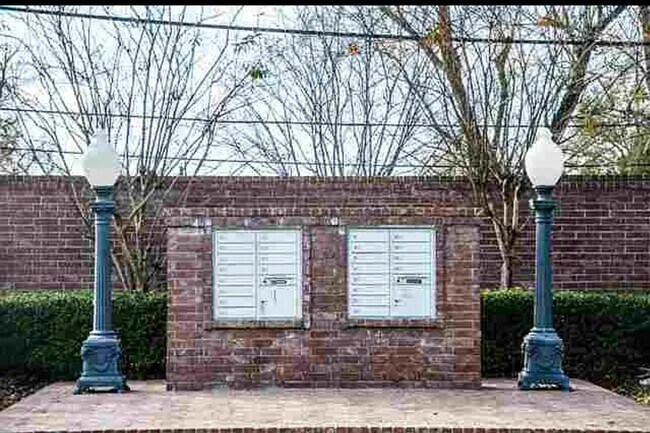 Foto del edificio - 13 Stonebrook Ct