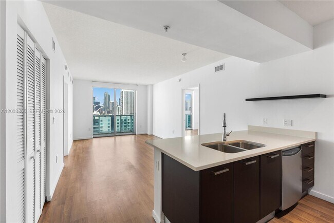 Foto del edificio - 333 NE 24th St