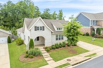 Building Photo - 826 Clear Spring Dr