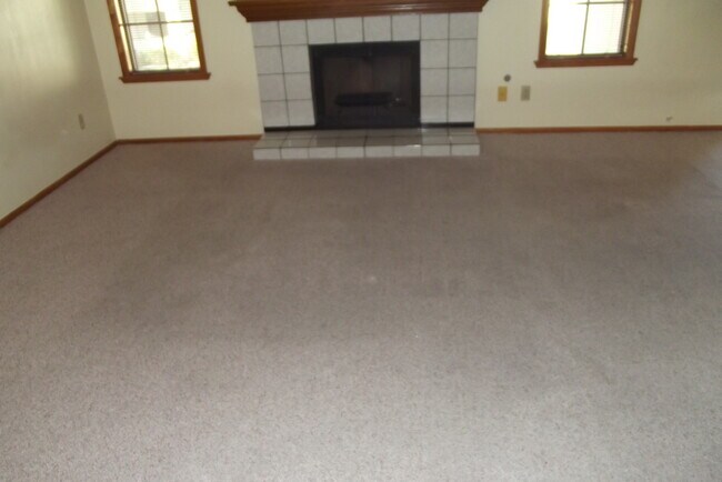 Building Photo - 6663 W Tropicana Ave #202