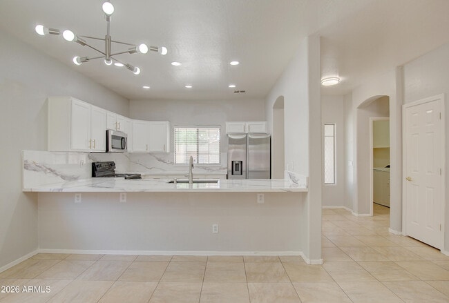 Building Photo - 2043 N Holguin Way