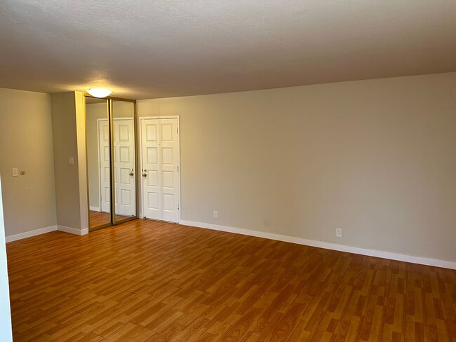 Foto del edificio - Beautiful remodeled 2 bedroom and 1 bath c...