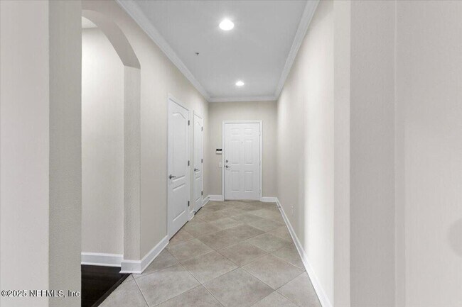 Foto del edificio - 4480 Deerwood Lake Pkwy