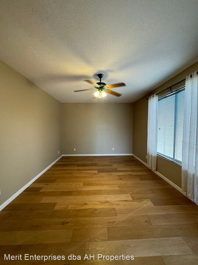 Foto del edificio - 5 br, 3 bath House - 5415 W BUFFALO ST