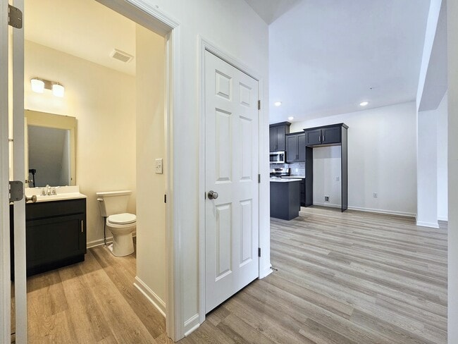 Building Photo - 2457 Spring Water Cir