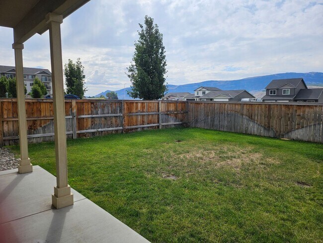 Foto del edificio - 3 Bedroom, 2.5 Bath House w/ fully fenced ...
