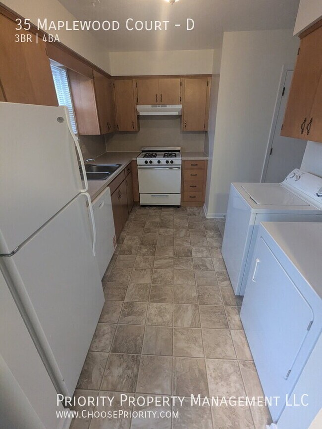 Foto del edificio - 35 Maplewood Ct