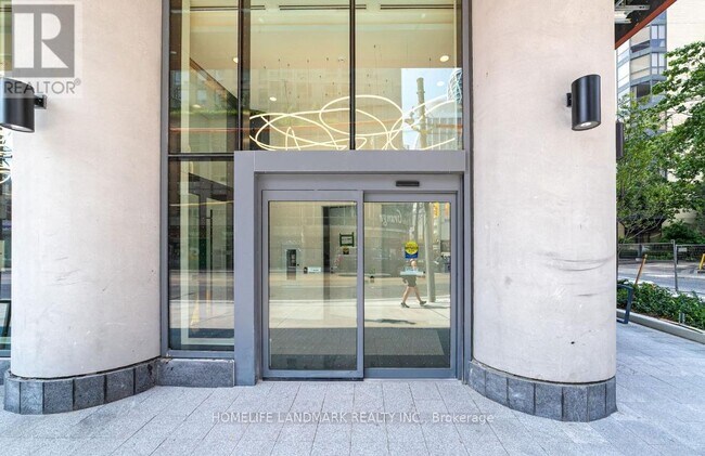 Building Photo - 280-2280 Dundas St W