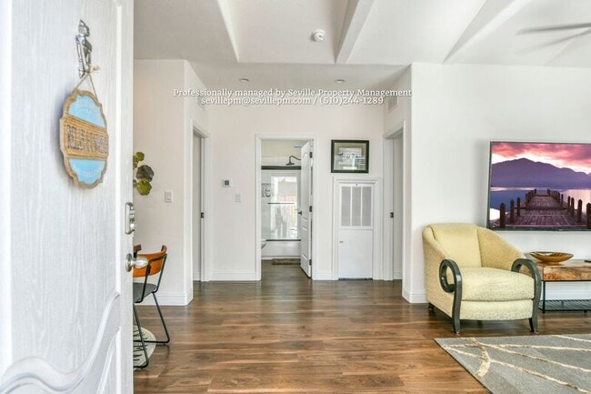 Photo - 6431 Salem St House