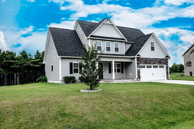 Building Photo - 204 Gillcrest Ct