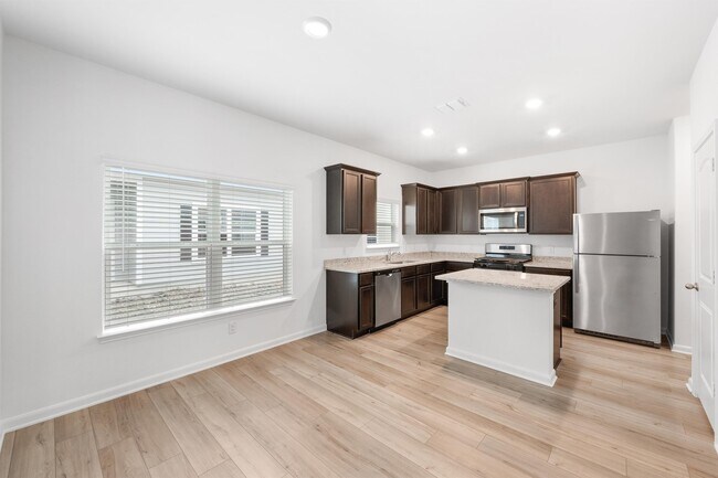 Building Photo - 6019 Cooper Cash