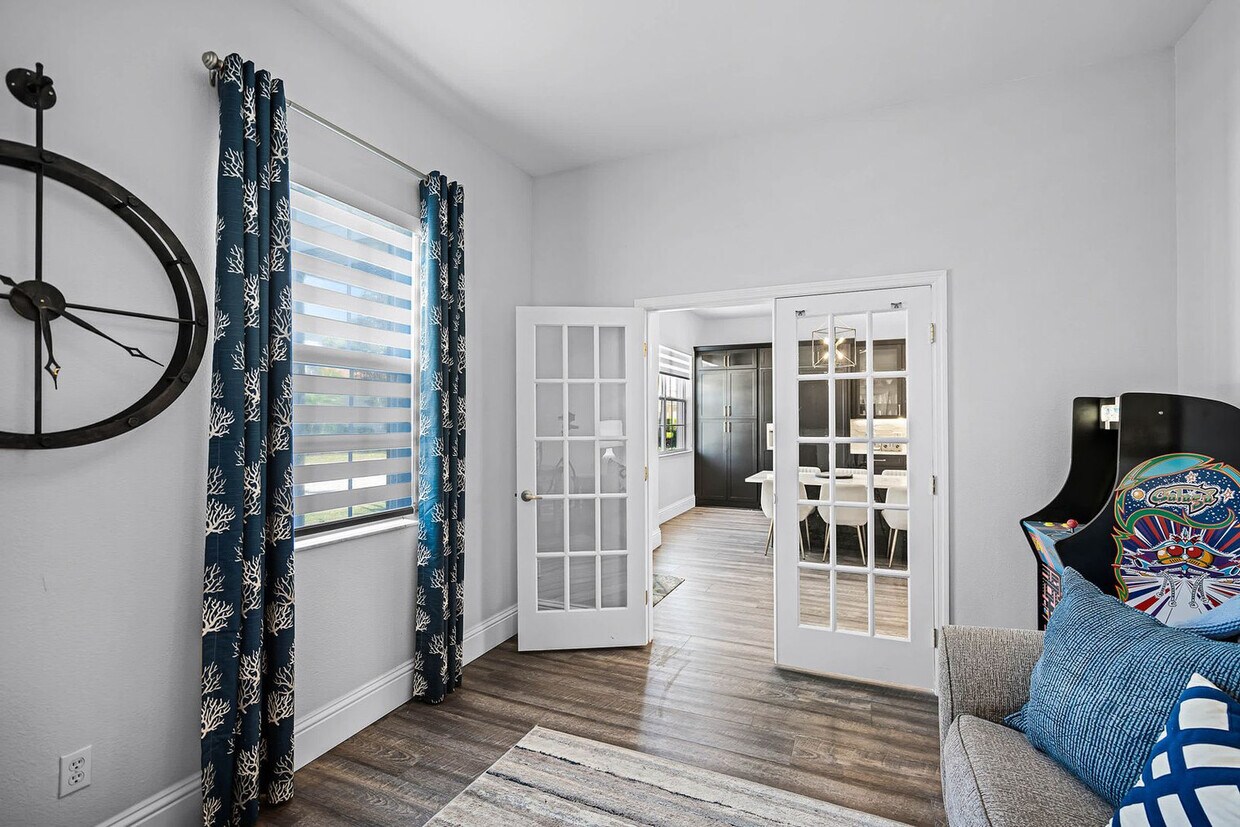 Foto principal - 7412 Soiree Way