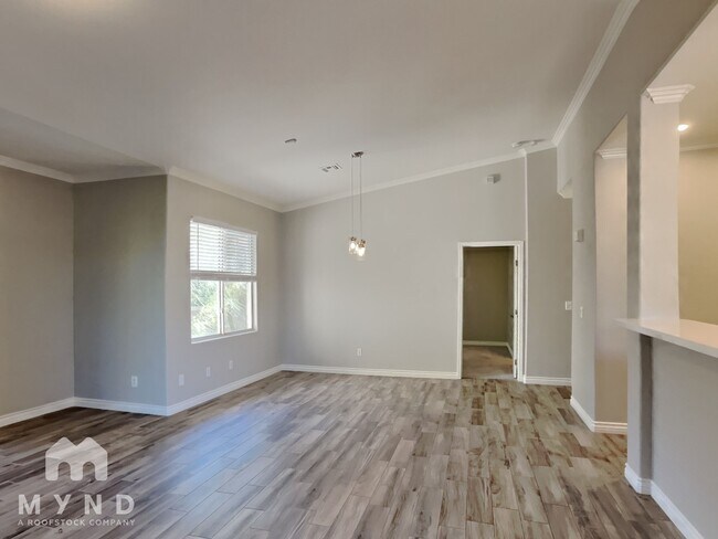 Foto del edificio - 900 Domnus Ln