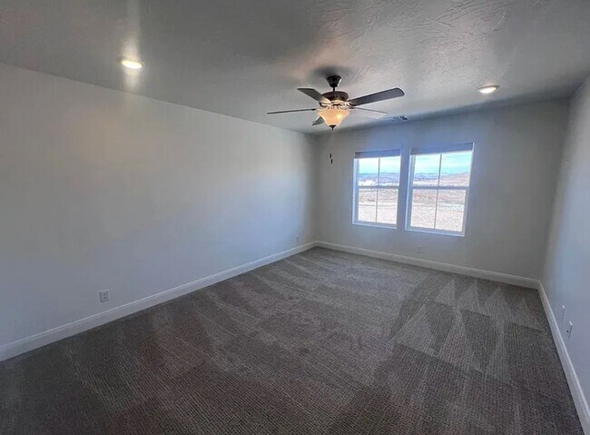 Foto del edificio - 491 W Bronze Ridge PI