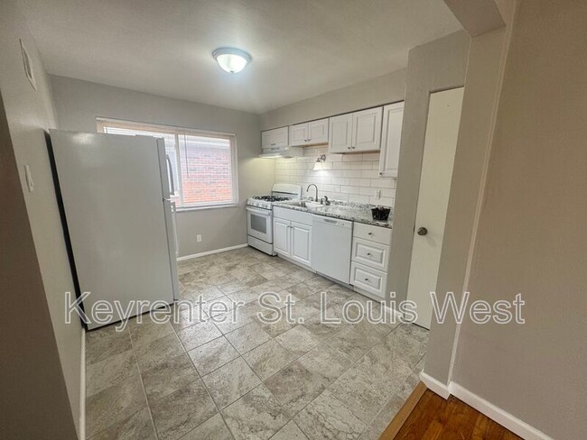 Building Photo - 440 Eichelberger St