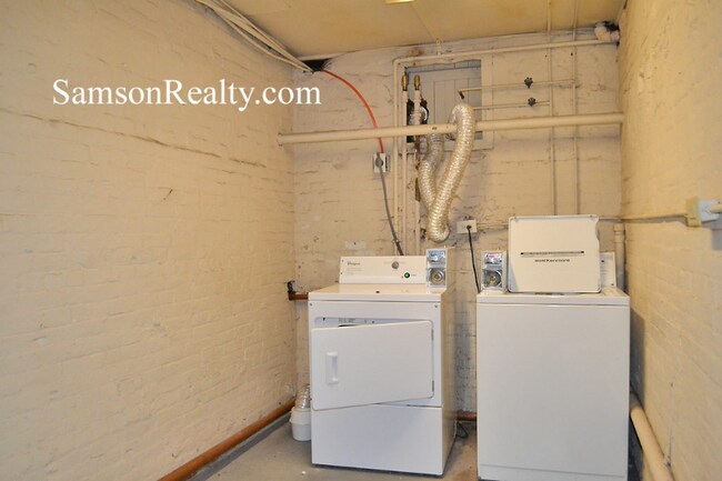 Building Photo - 314 Angell St