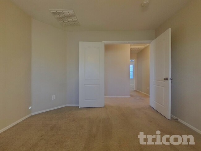 Foto del edificio - 4843 W Dunbar Dr