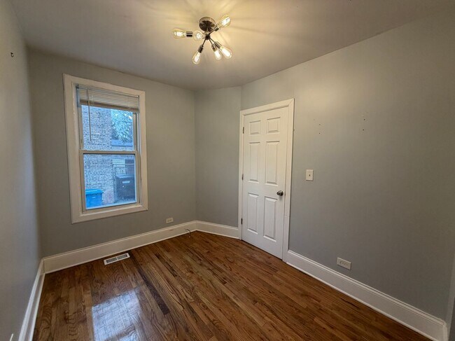 Foto del edificio - 3614 W George St