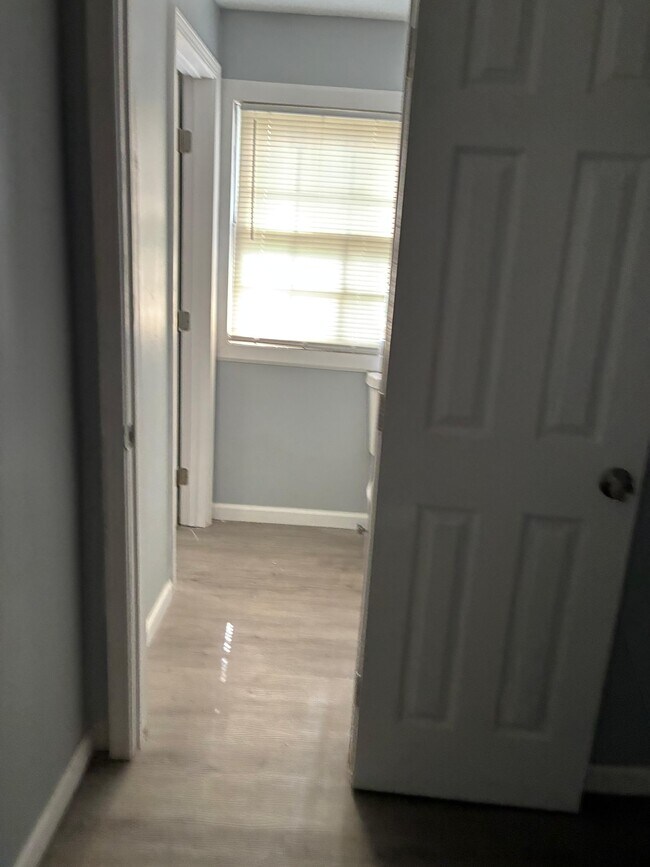 Building Photo - 124 S Sunset Terrace