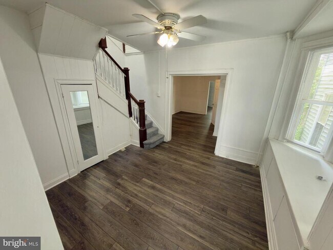 Foto del edificio - 513 E 41st St