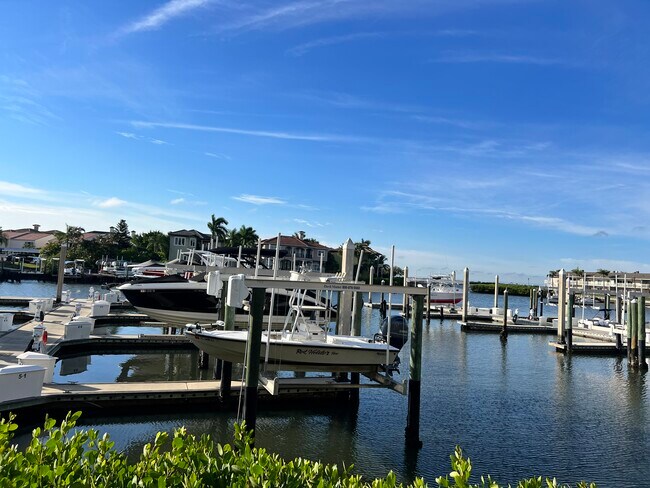 Building Photo - 4303 Spinnaker Cove Ln