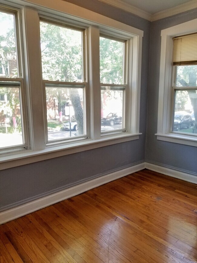 Foto del edificio - 2220 N St Louis Ave