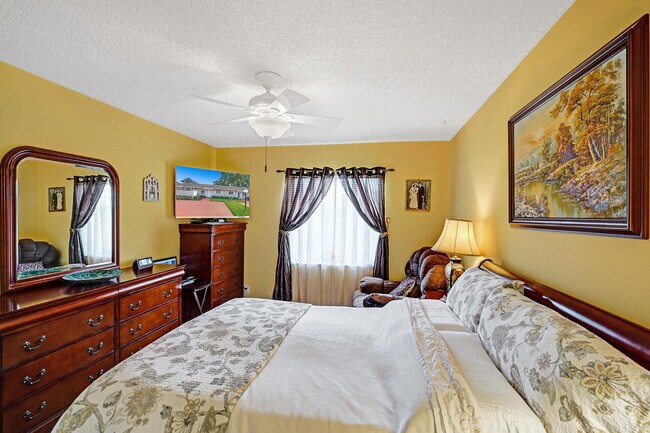 Foto del edificio - 8624 Overset Ln