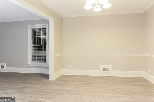 Building Photo - 5132 Clearwater Dr SW