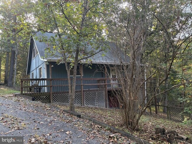 Building Photo - 245 Crowfoot Ln