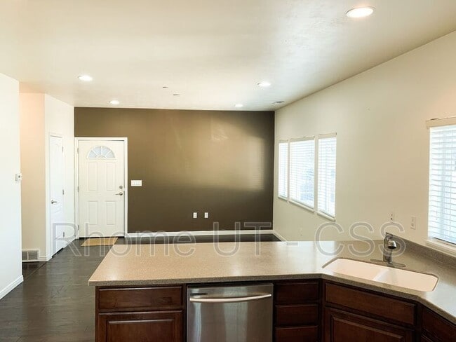 Building Photo - 13528 Venicia Way