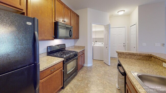 Foto del edificio - 1012 W Summerfield Gln Cir