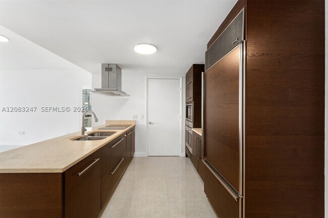 Foto del edificio - 495 Brickell Ave