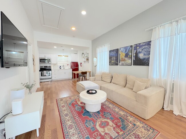 Foto del edificio - 2108 Burroughs St