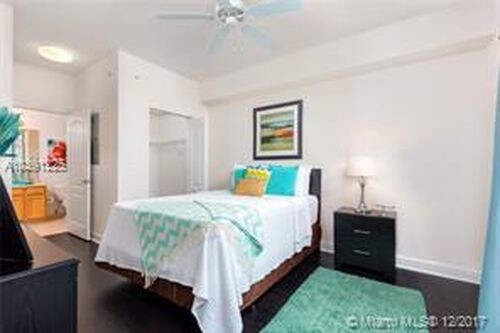 Foto del edificio - 6001 SW 70th St