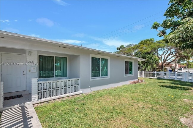 Building Photo - 3641 SW 29th St