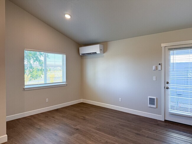 Foto del edificio - 3998 SW Obsidian Ave