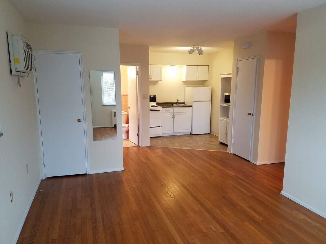 545 Howell Ave Unit 9, Cincinnati, OH 45220 Apartments in Cincinnati