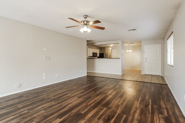 Foto del edificio - 2910 S 80th Ave