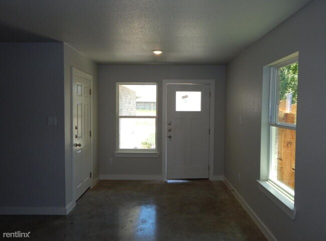 Building Photo - 2 br, 2 bath Duplex - 1418 Shoshoni Trl Ap...