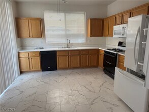 Building Photo - 1007 Misty Rose Ave