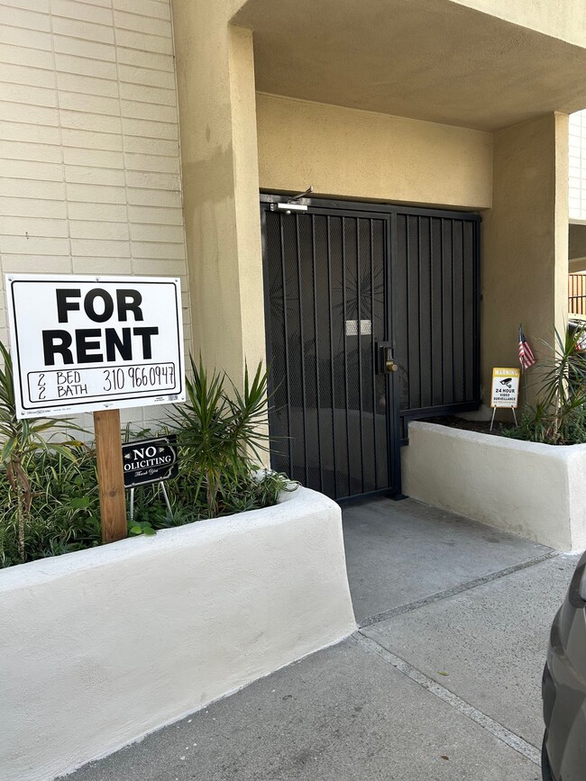 Building Photo - 1815 Camden Ave