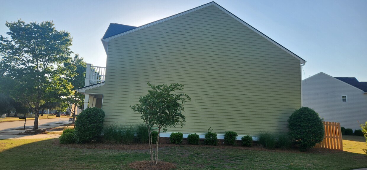 Foto del edificio - 7039 Chara Ln SW