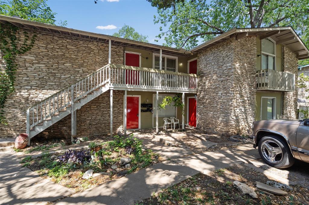 Primary Photo - 2501 Manor Cir