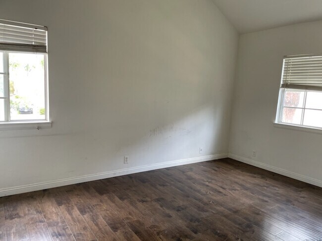 Foto del edificio - 26115 Frampton Ave