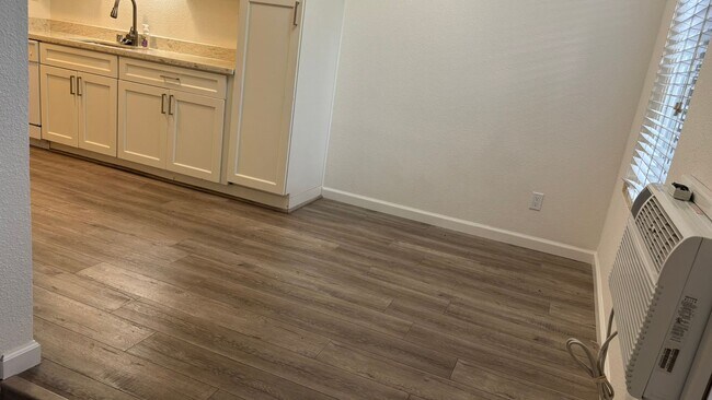 Foto del edificio - Spacious 2 bed/2 bath condo in Concord