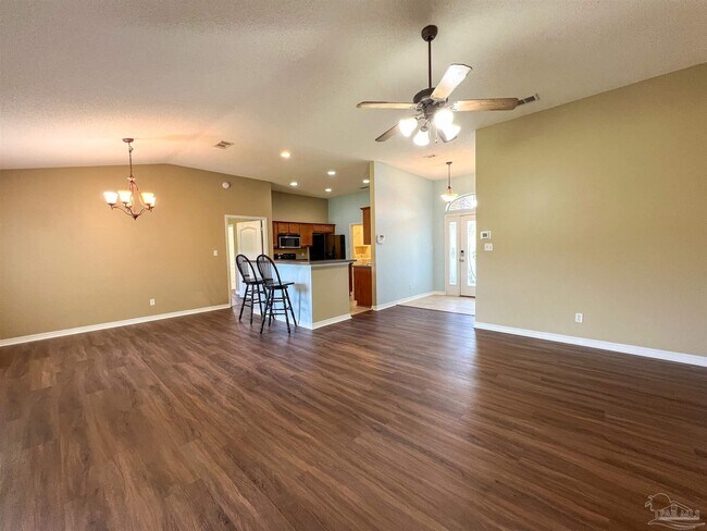 Building Photo - 5866 Chi Chi Cir