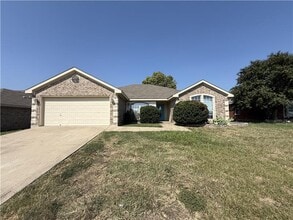 Building Photo - 2409 Gail Dr