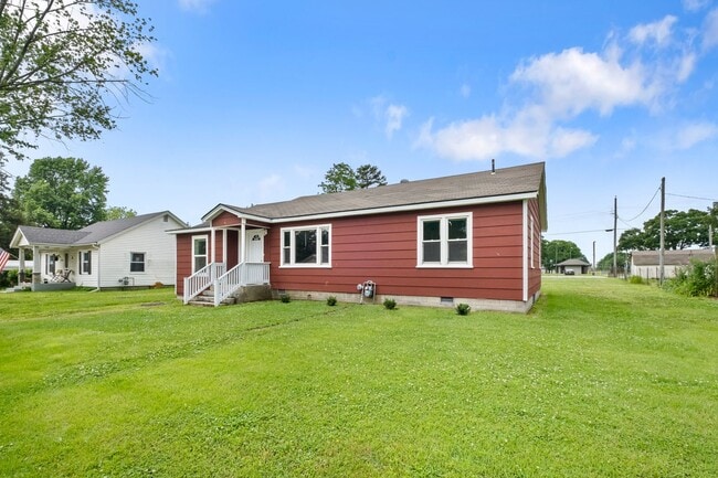 Building Photo - 3 Bed, 2 Bath Home Available in Gentry!
